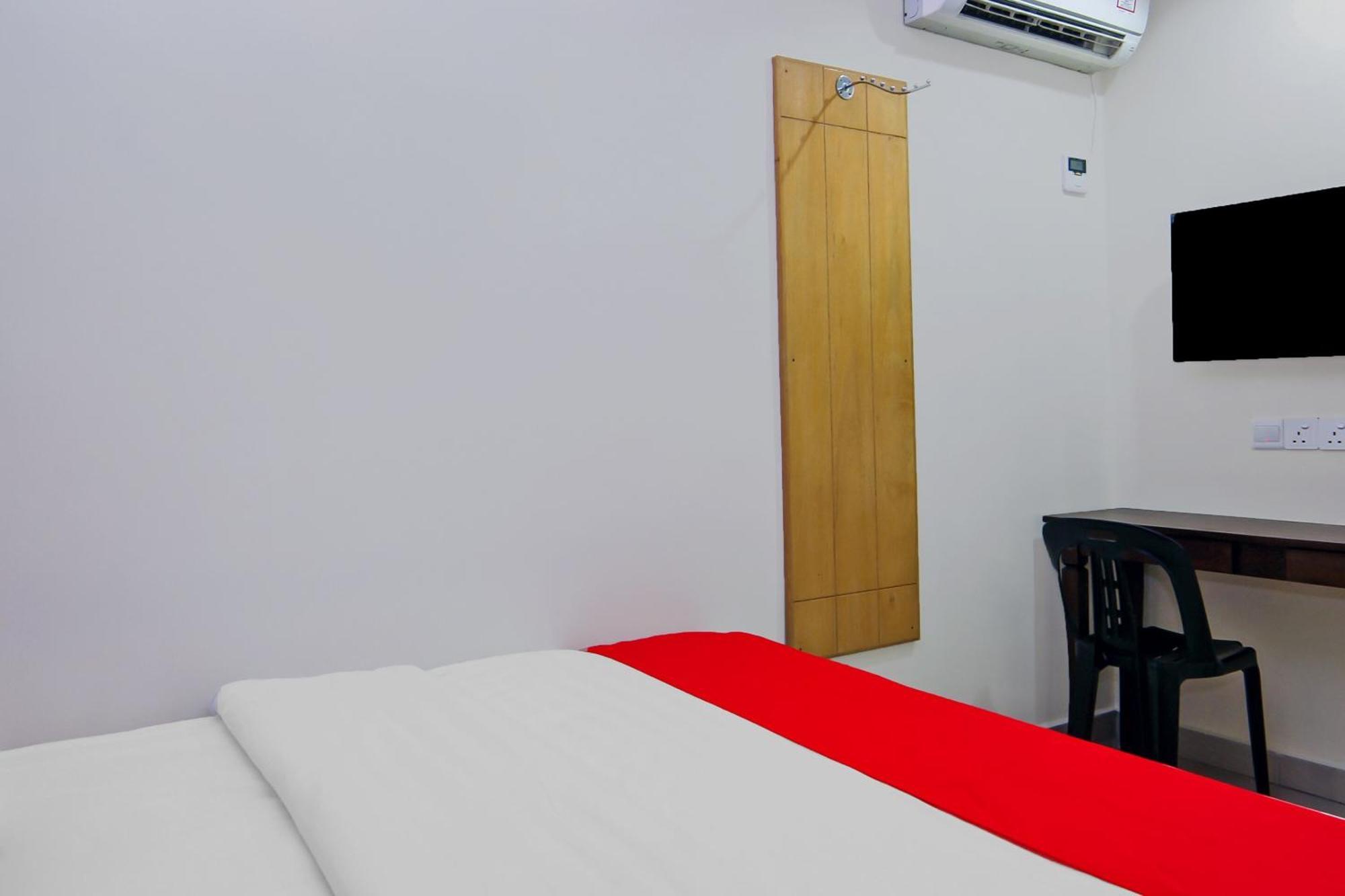 Oyo 44054 Holiday Mansion Inn Sibu Εξωτερικό φωτογραφία