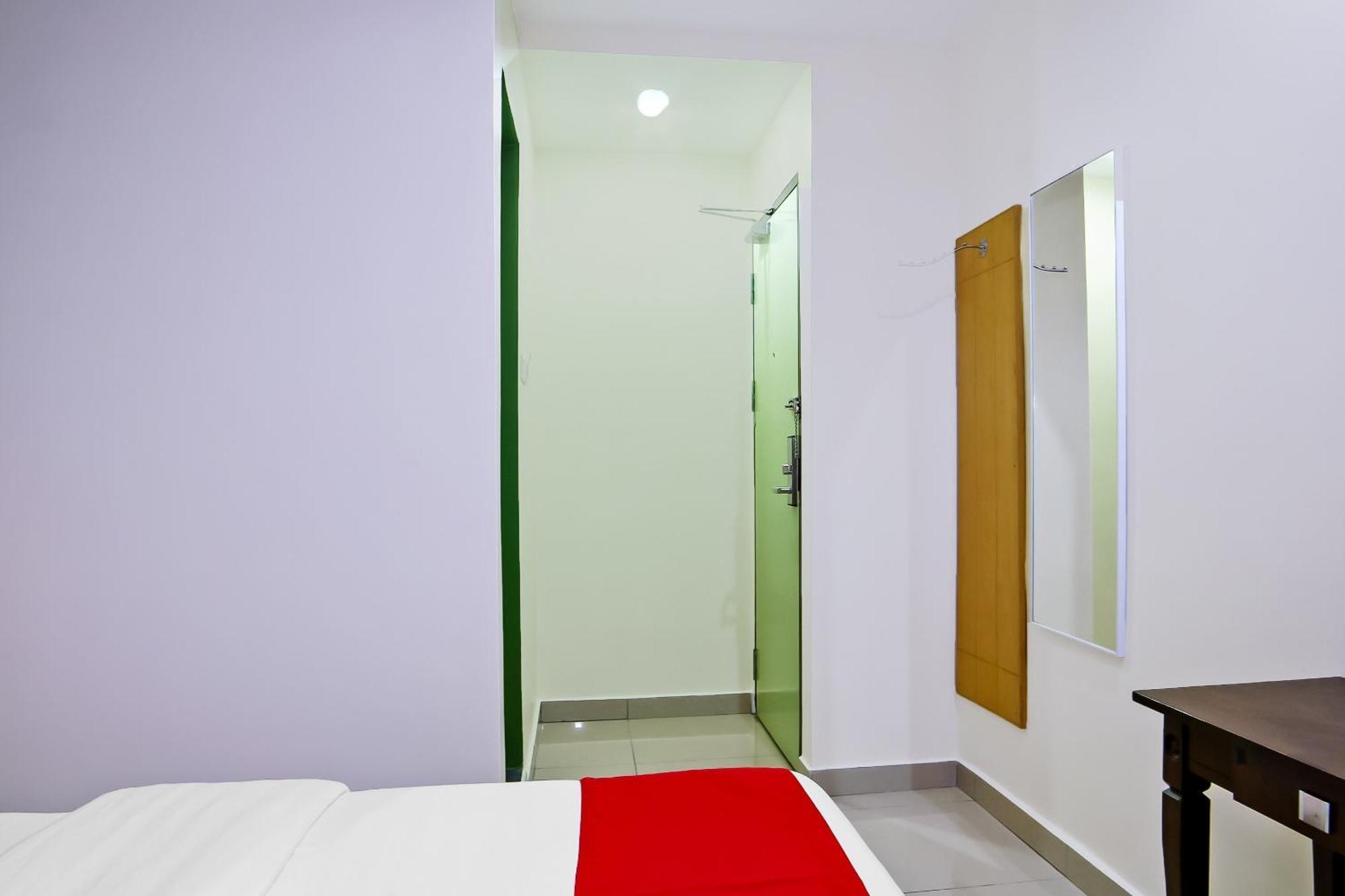 Oyo 44054 Holiday Mansion Inn Sibu Εξωτερικό φωτογραφία